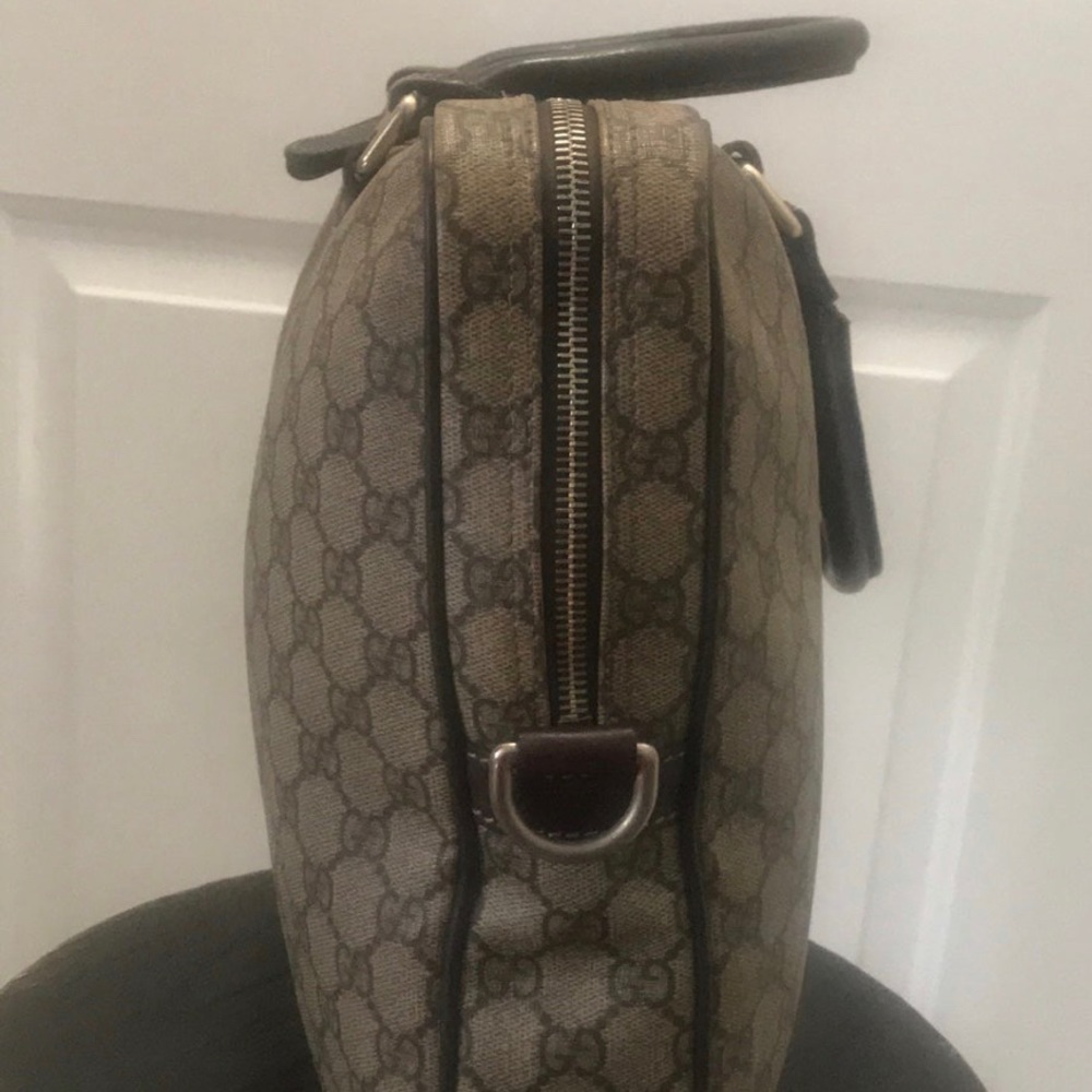 AUTHENTIC Gucci Supreme Briefcase/Laptop Bag-Brown/Tan; Slight color transfer